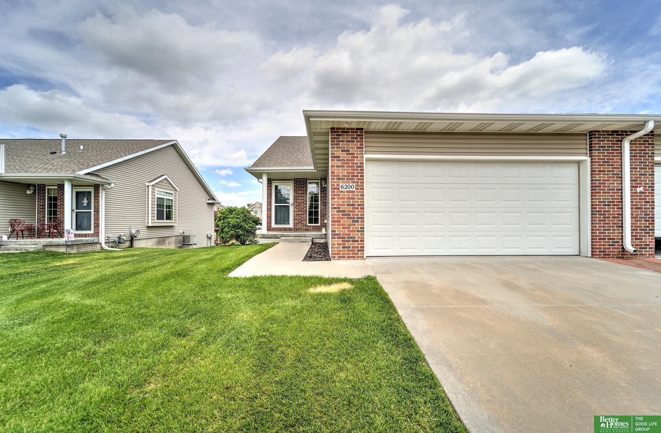 6200 Maple View Drive