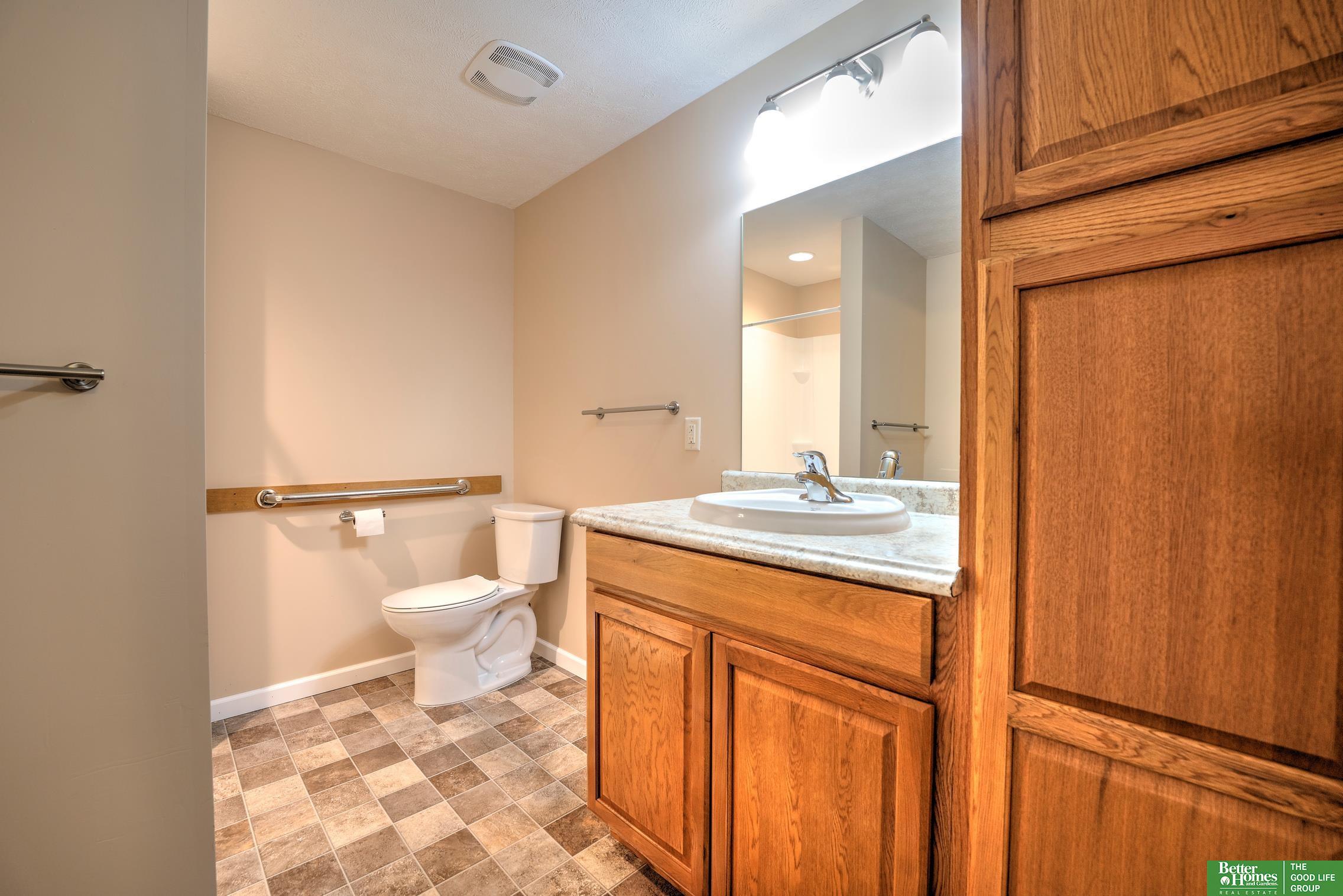 6200 Maple View Drive