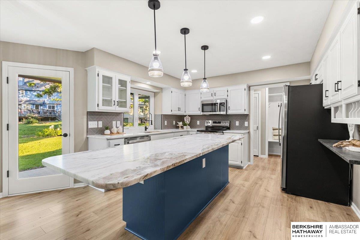 16324 Chicago Circle