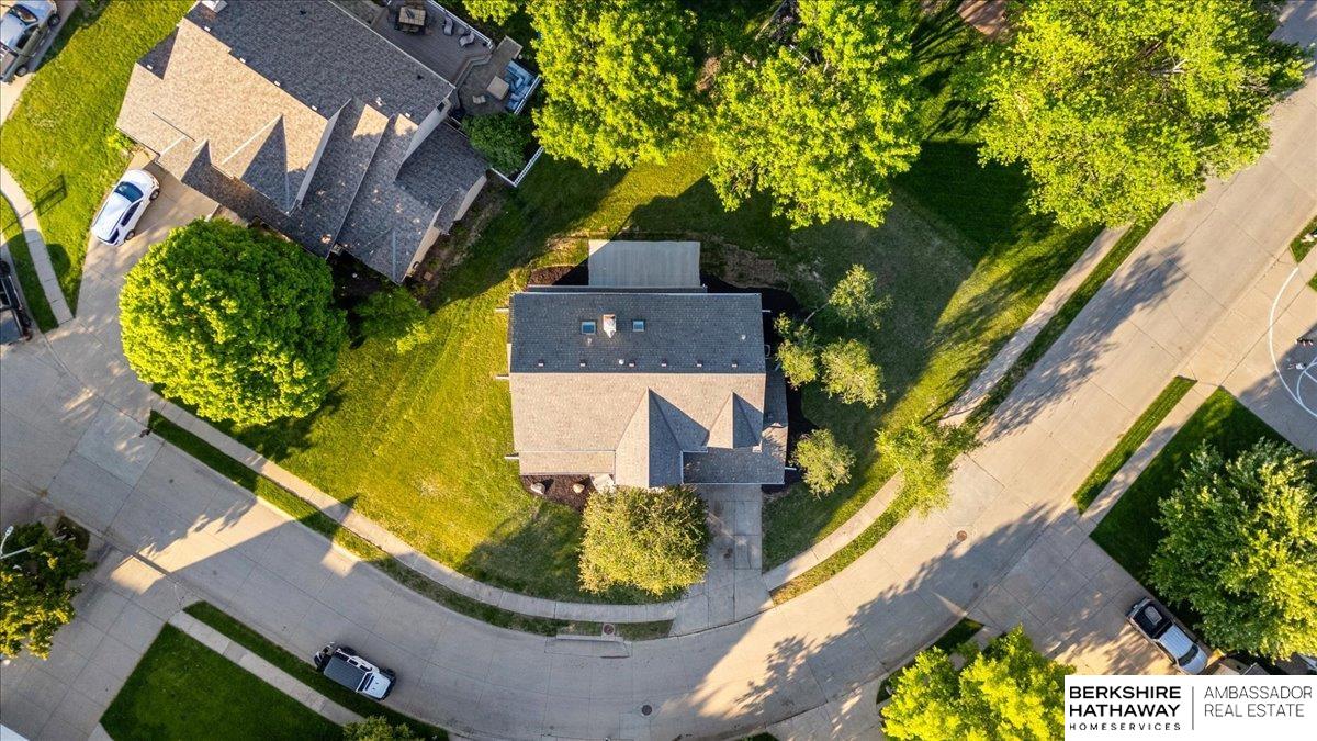 16324 Chicago Circle