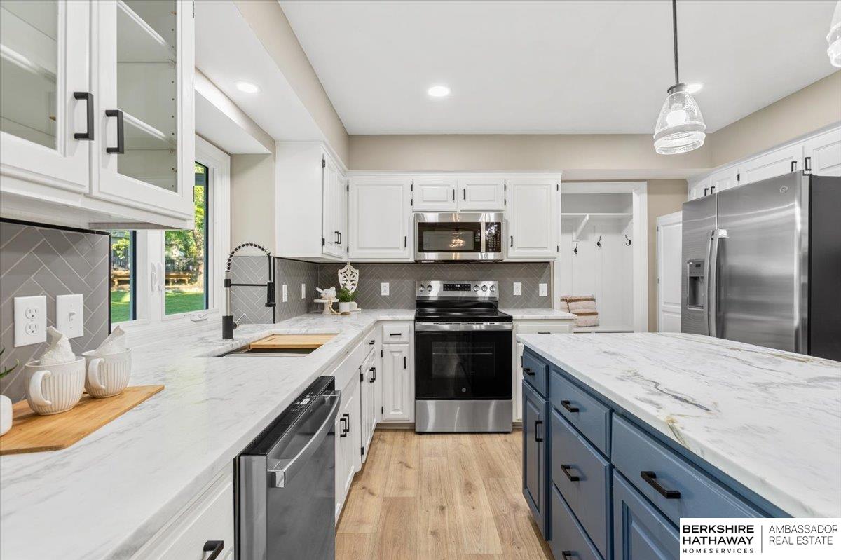 16324 Chicago Circle