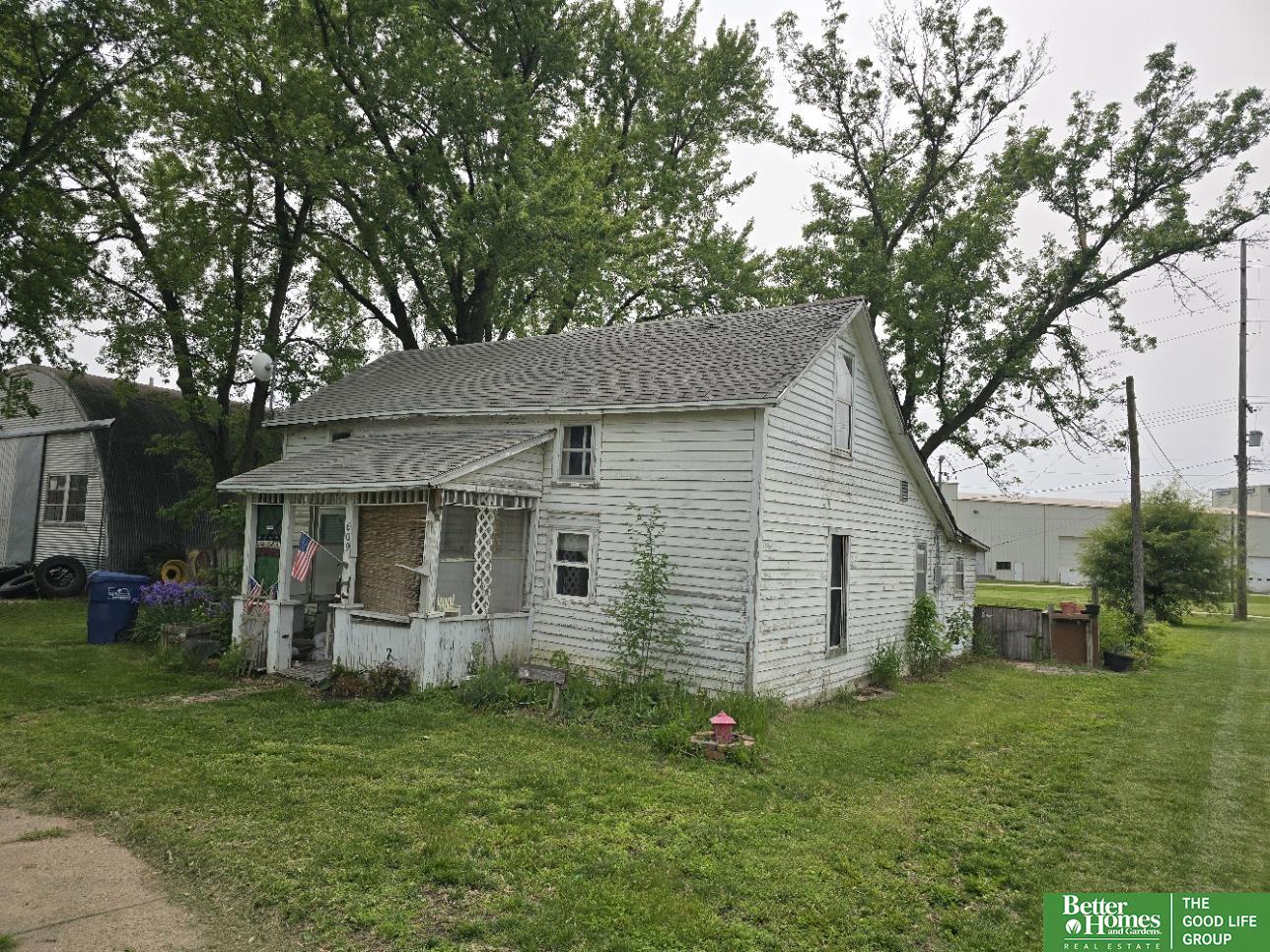 609 2nd Street