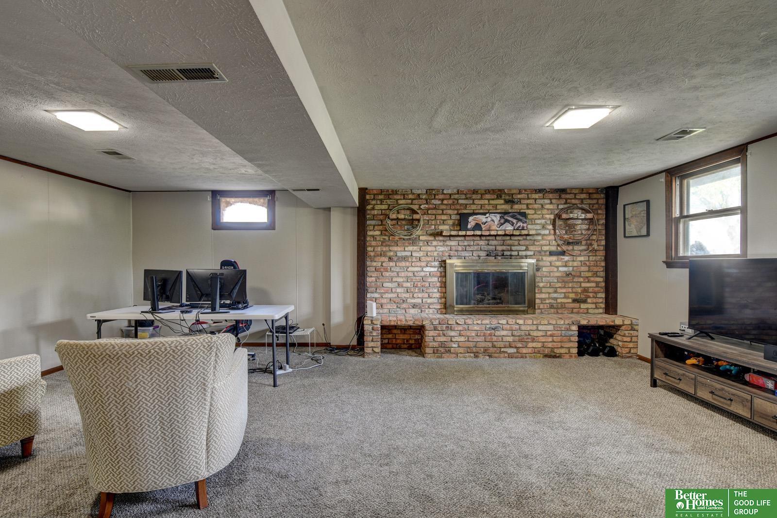 2213 Twin Ridge Drive