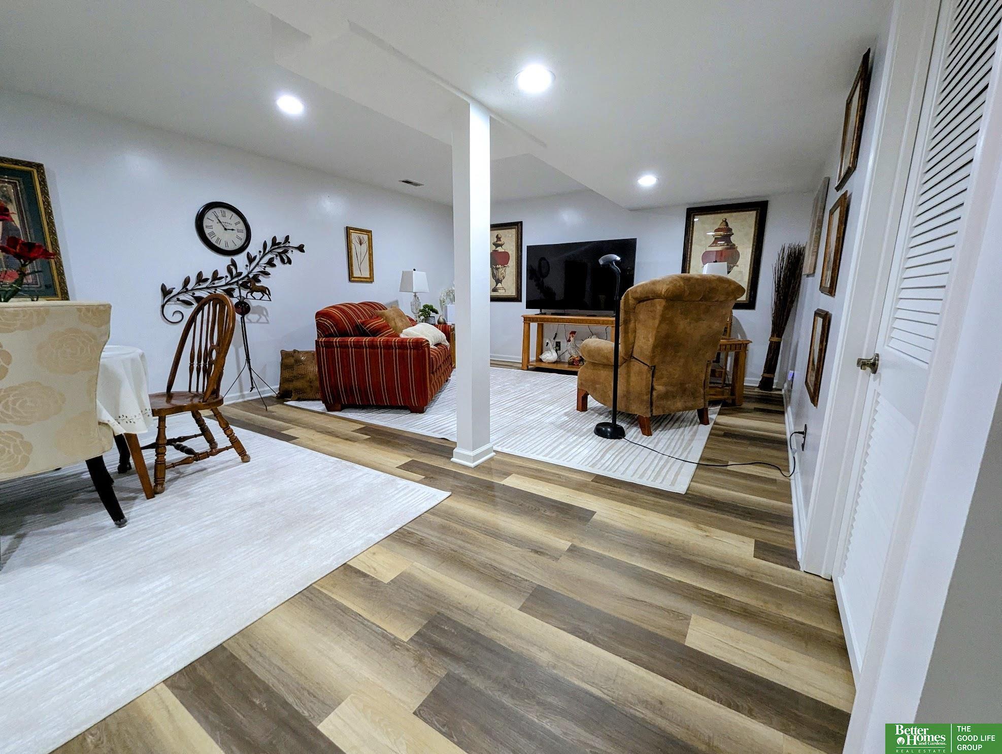 11819 Mason Plaza