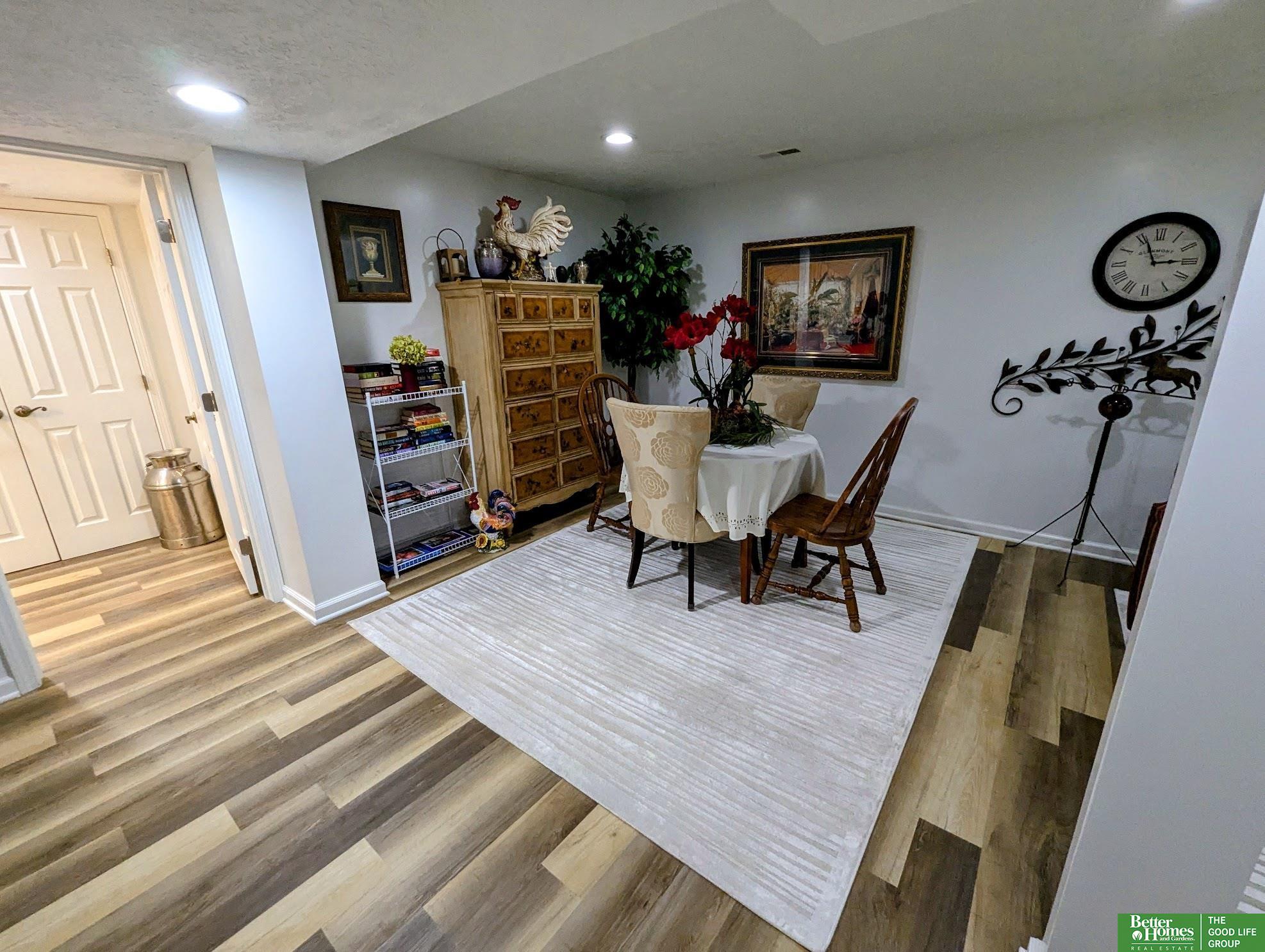 11819 Mason Plaza