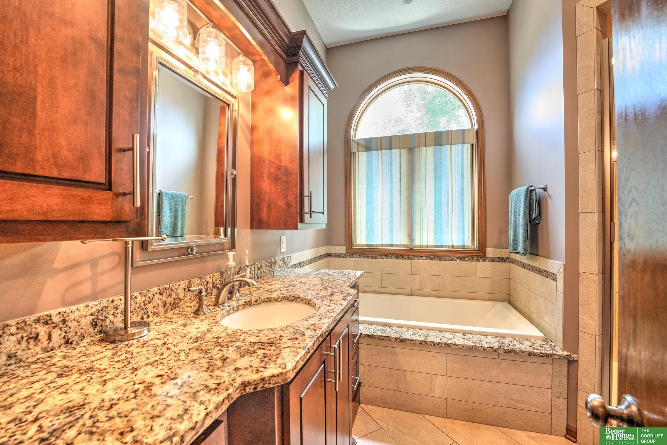 12918 Western Circle