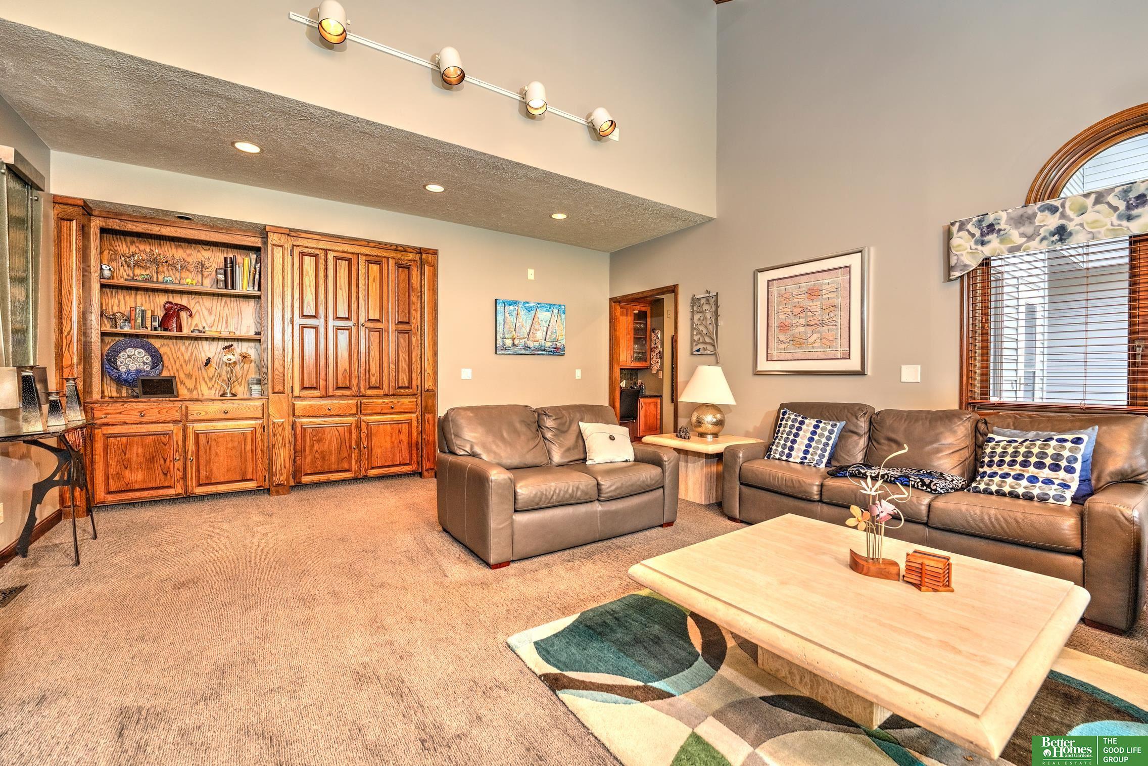 12918 Western Circle
