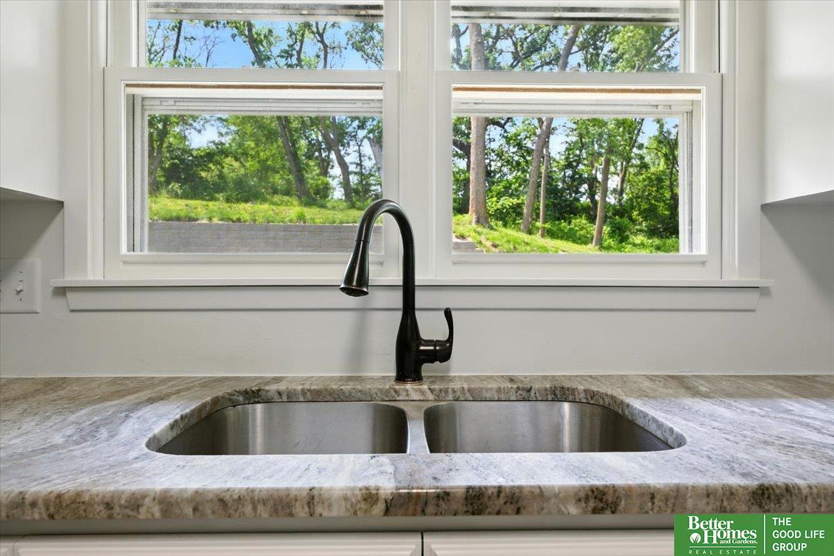 10102 Bennie Day Road