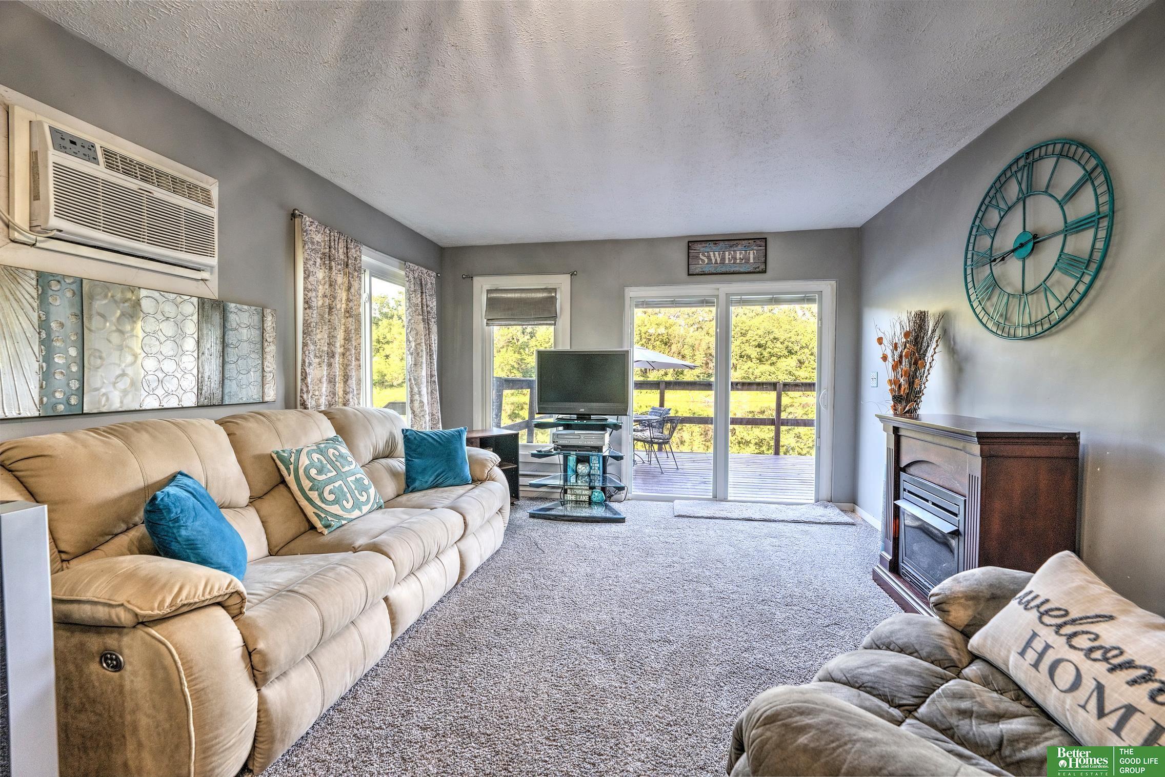 9952 E Hwy 30 Highway # 4