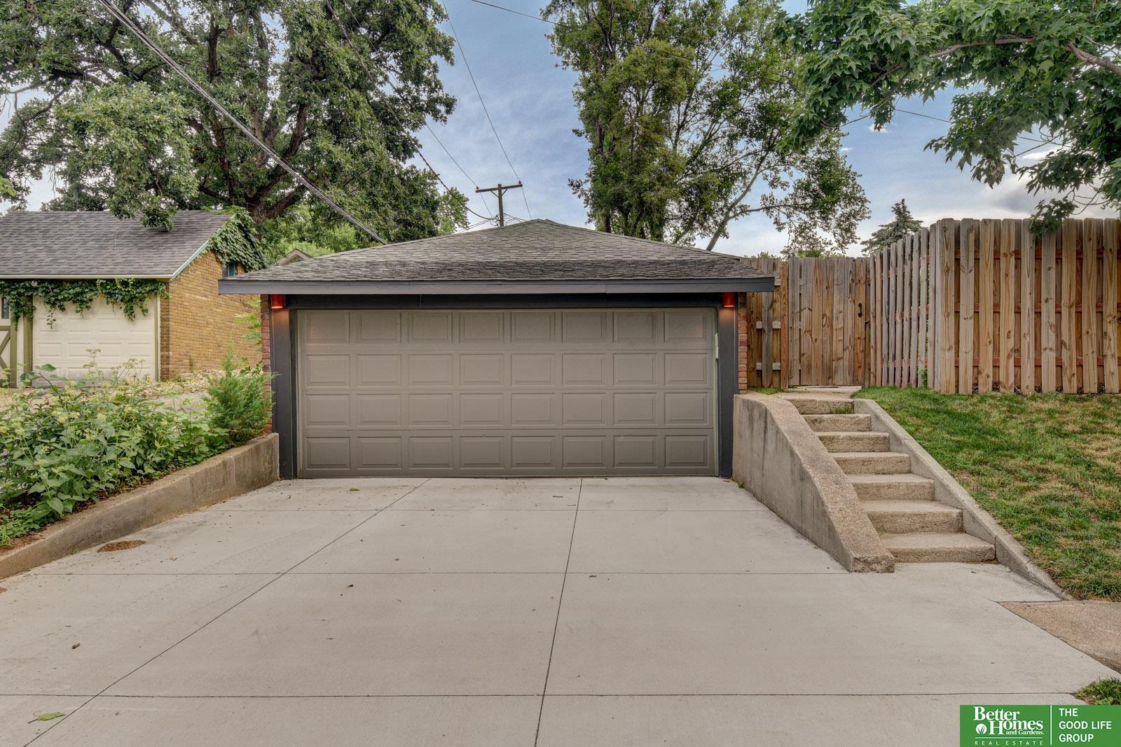 2002 N 49 Street