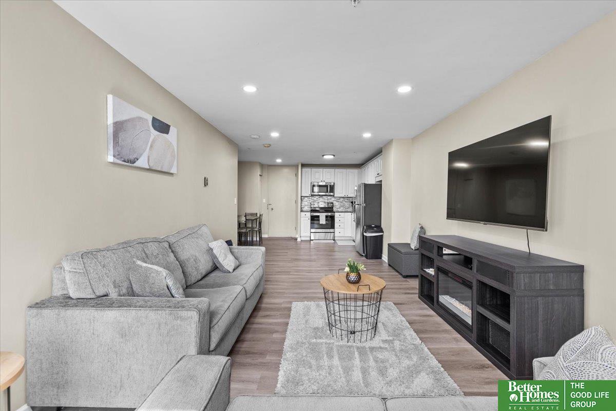 3000 Farnam Street Unit: S2D