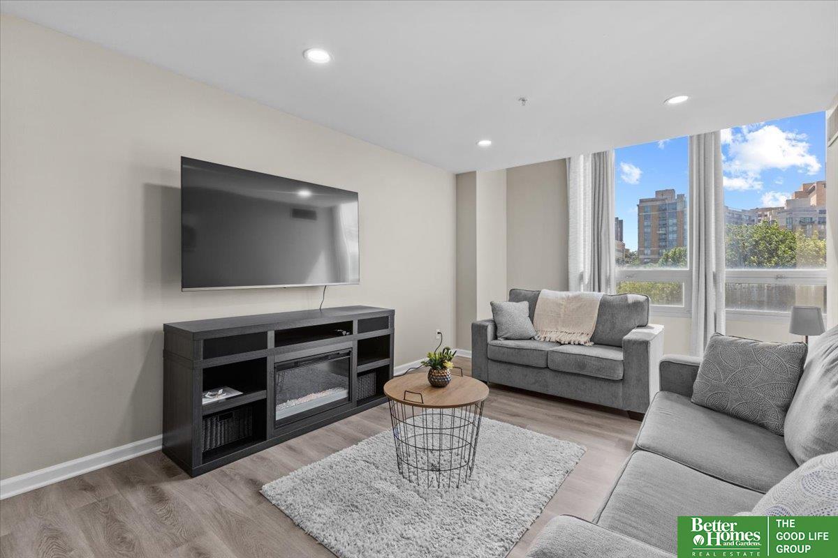 3000 Farnam Street Unit: S2D