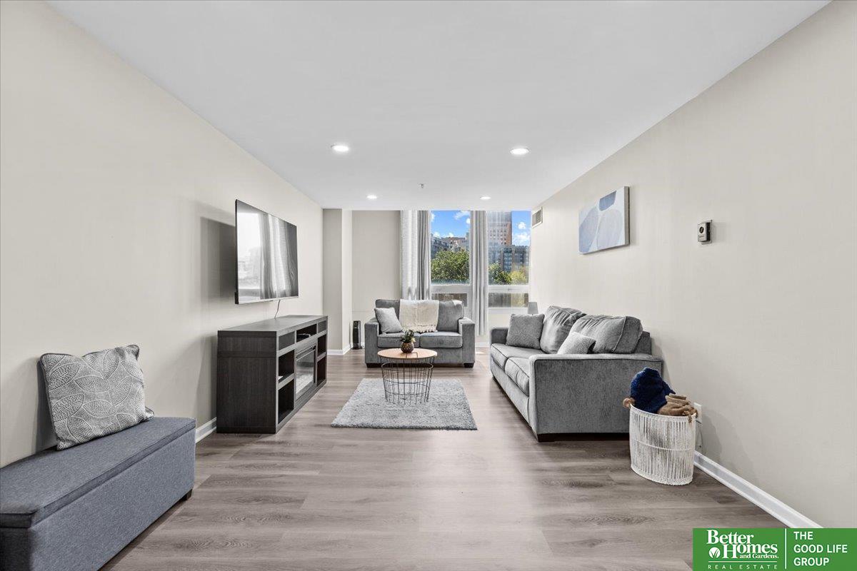 3000 Farnam Street Unit: S2D