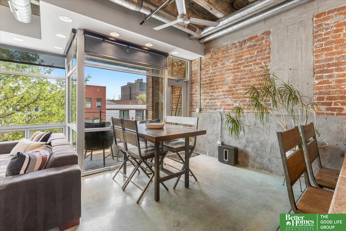 1502 Jones Street # 208