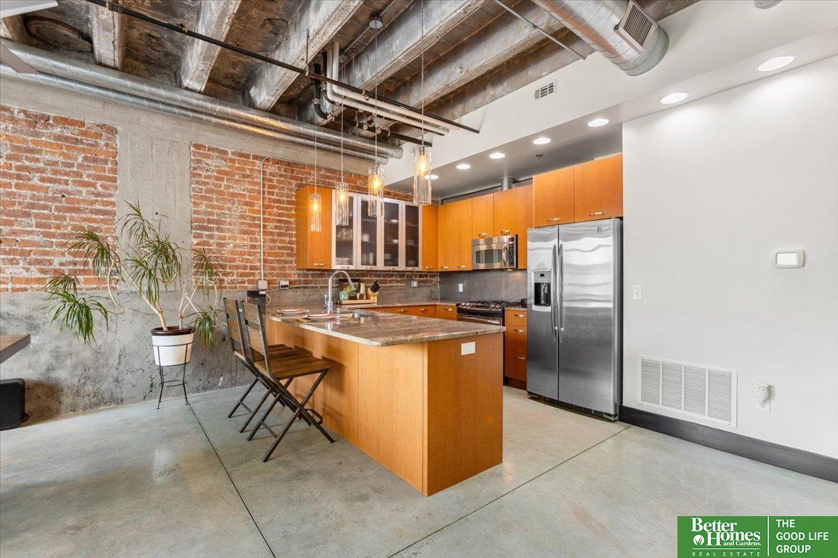 1502 Jones Street # 208