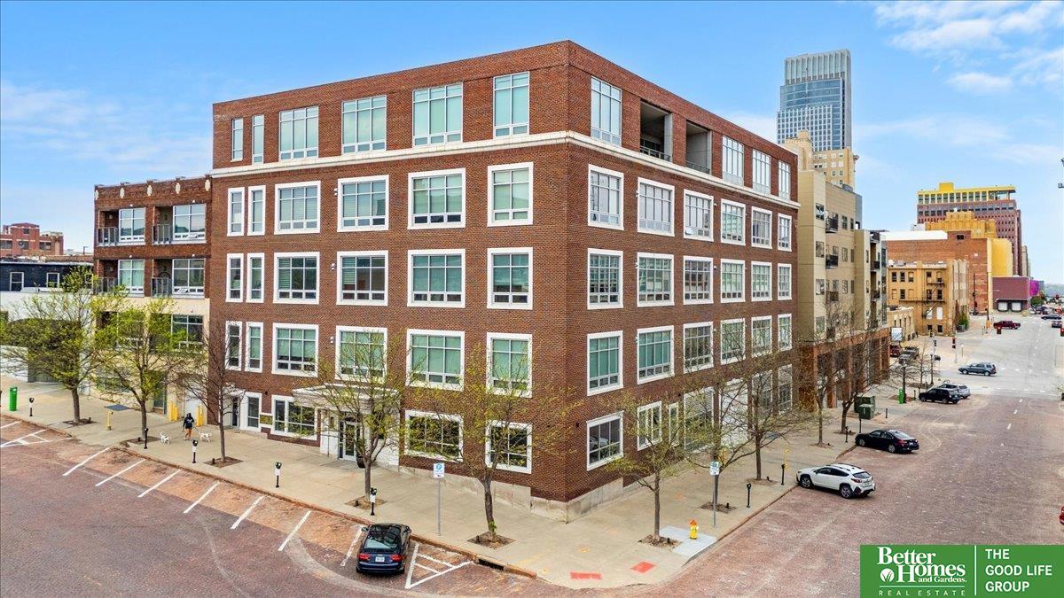 1502 Jones Street # 208