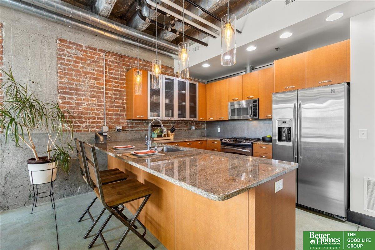 1502 Jones Street # 208
