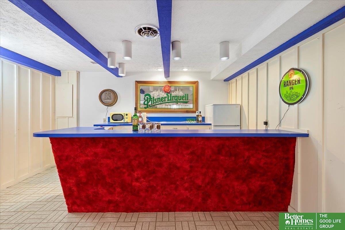 6024 Oakcrest Plaza # 13