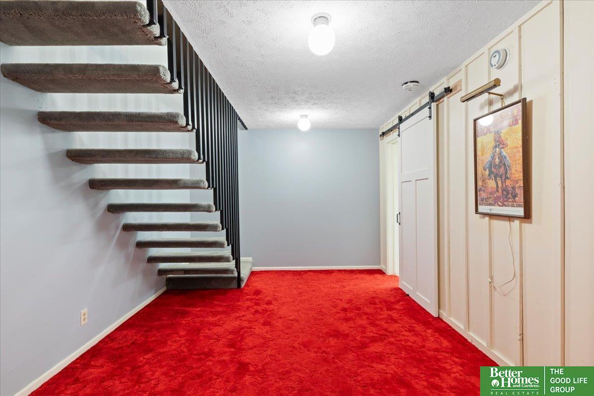 6024 Oakcrest Plaza # 13