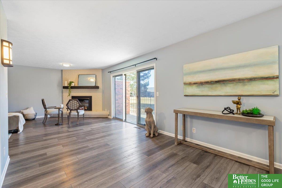 6024 Oakcrest Plaza # 13