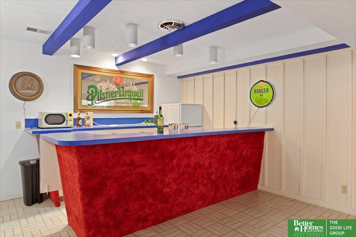 6024 Oakcrest Plaza # 13
