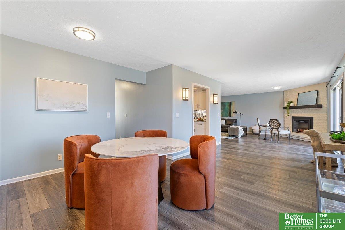 6024 Oakcrest Plaza # 13