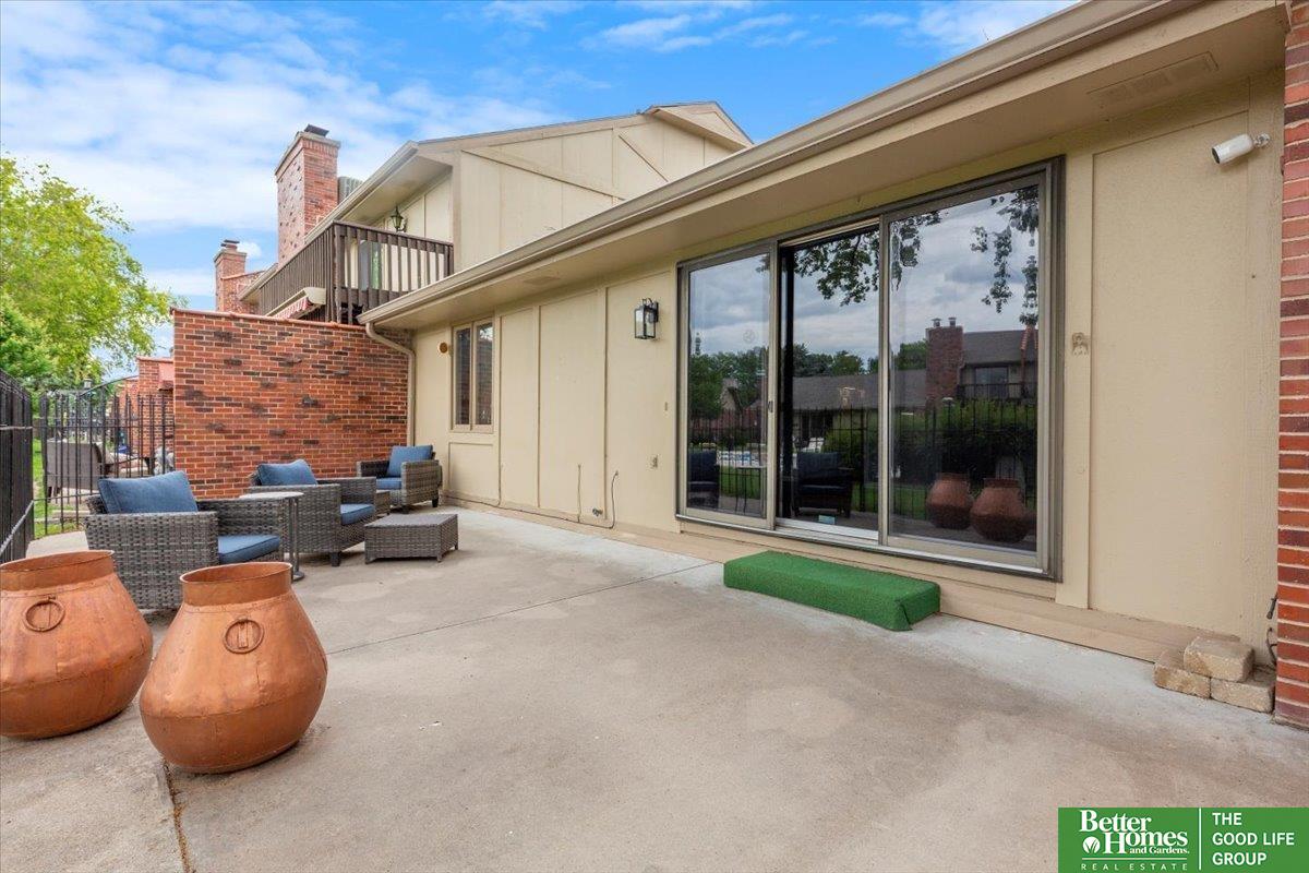 6024 Oakcrest Plaza # 13