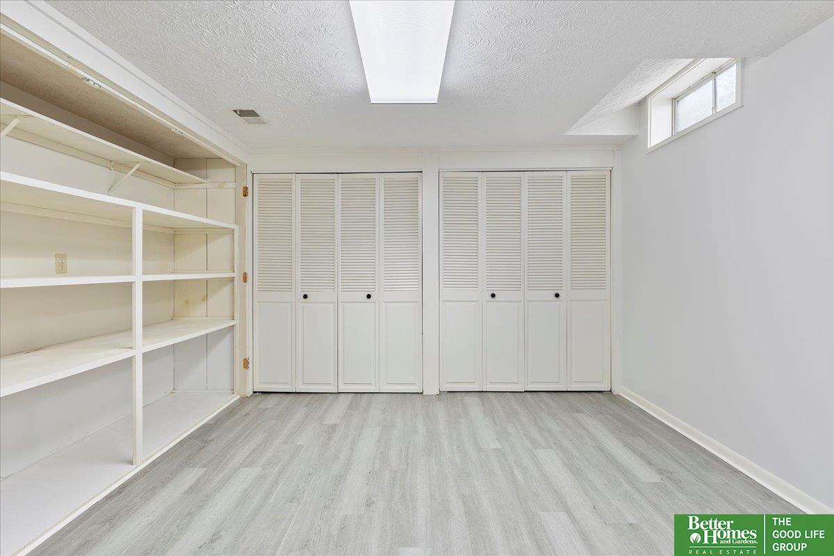 6024 Oakcrest Plaza # 13