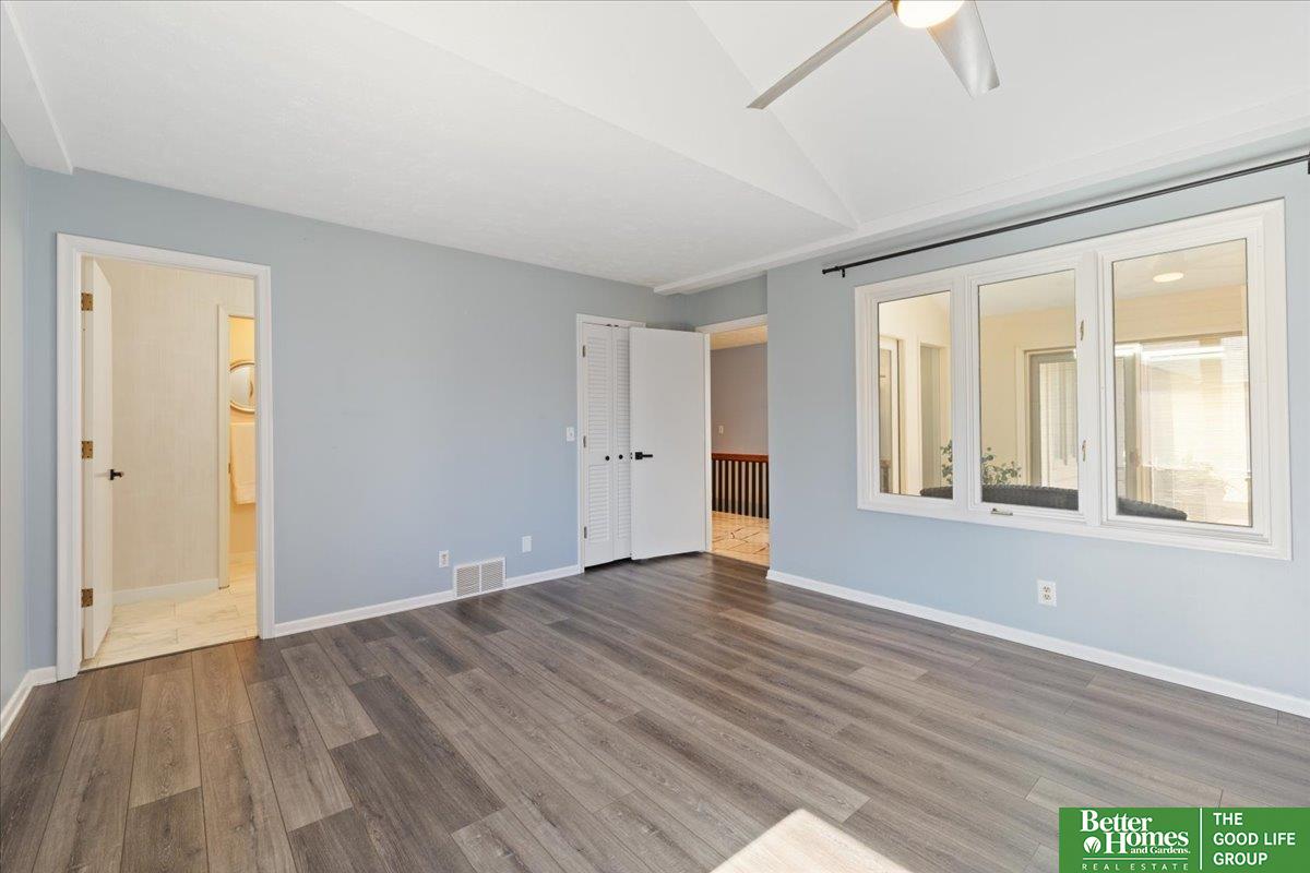 6024 Oakcrest Plaza # 13