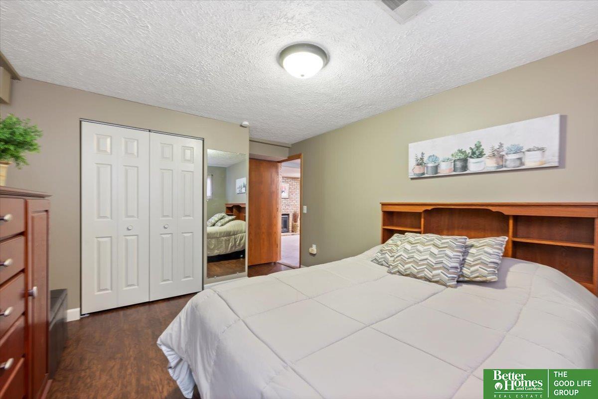 3080 S 160 Plaza