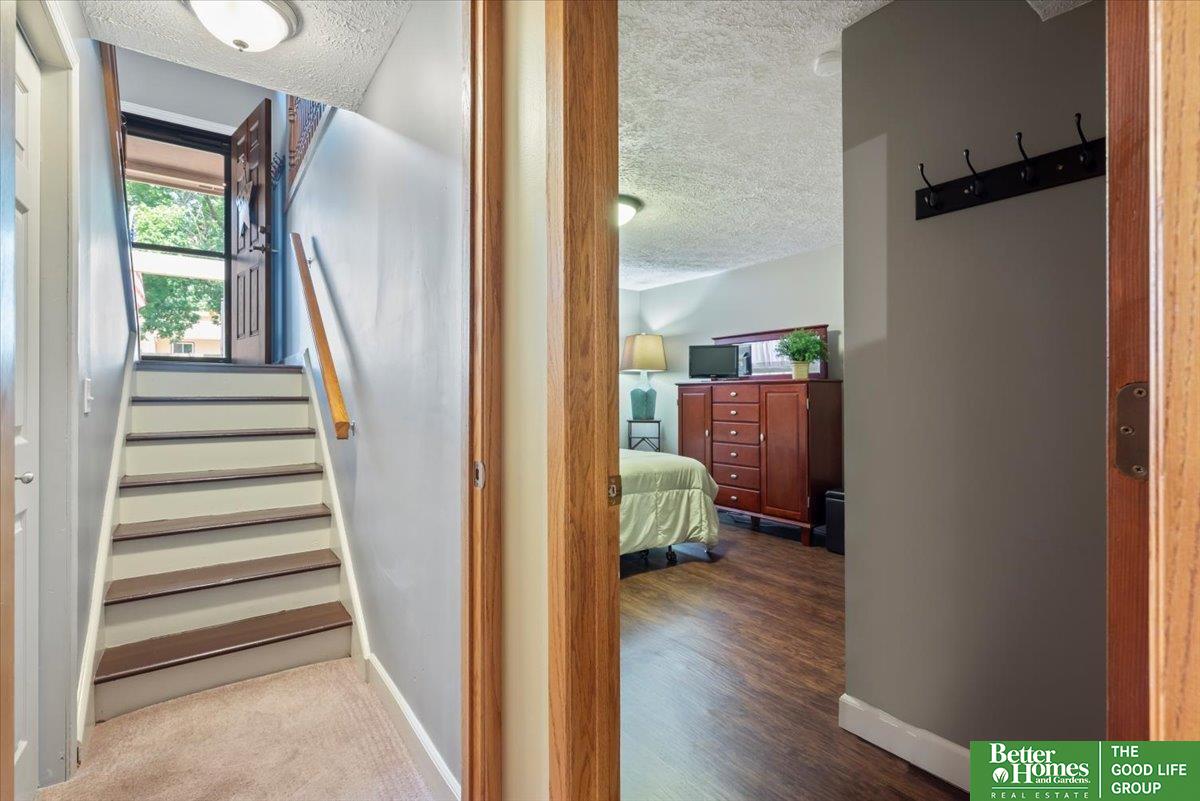 3080 S 160 Plaza