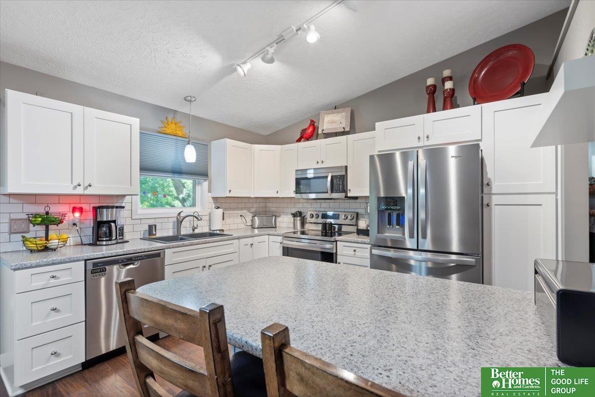 3080 S 160 Plaza