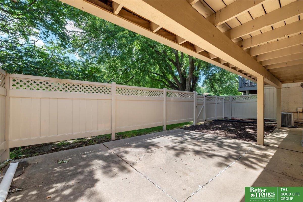 3080 S 160 Plaza
