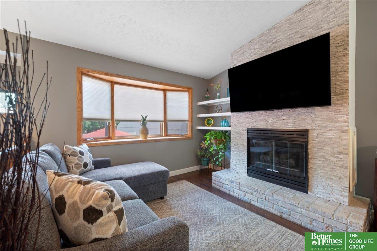 3080 S 160 Plaza