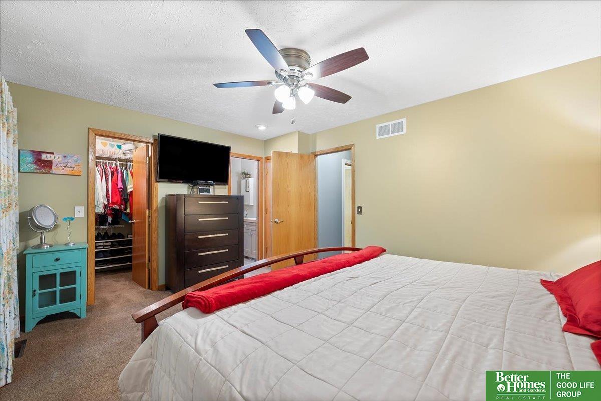 3080 S 160 Plaza