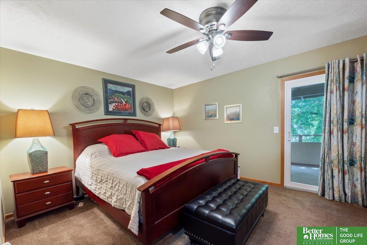 3080 S 160 Plaza