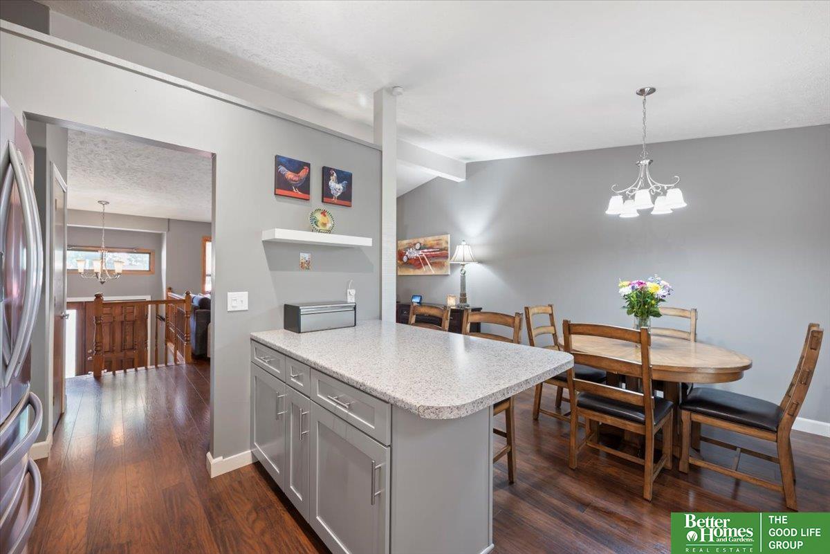 3080 S 160 Plaza