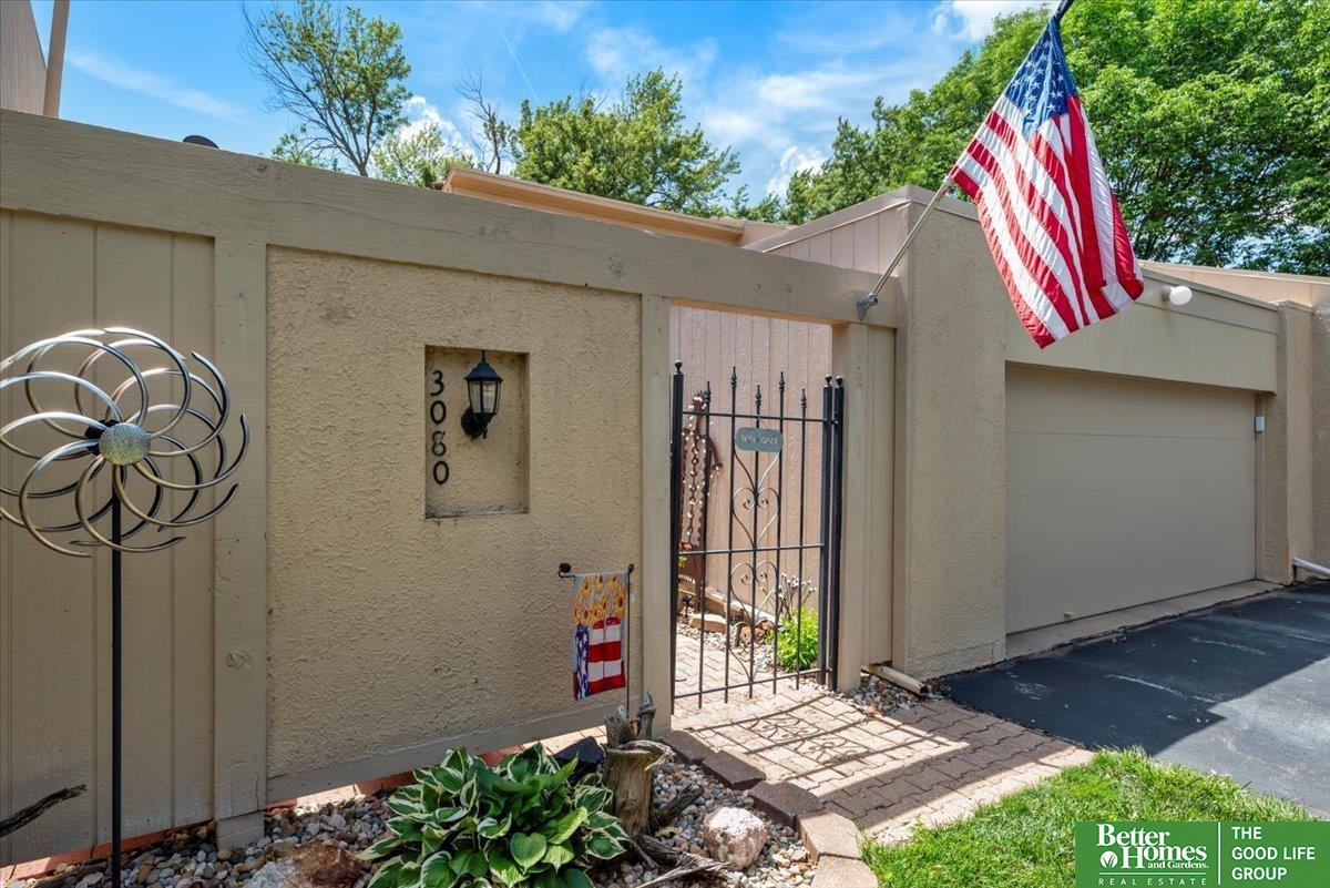 3080 S 160 Plaza