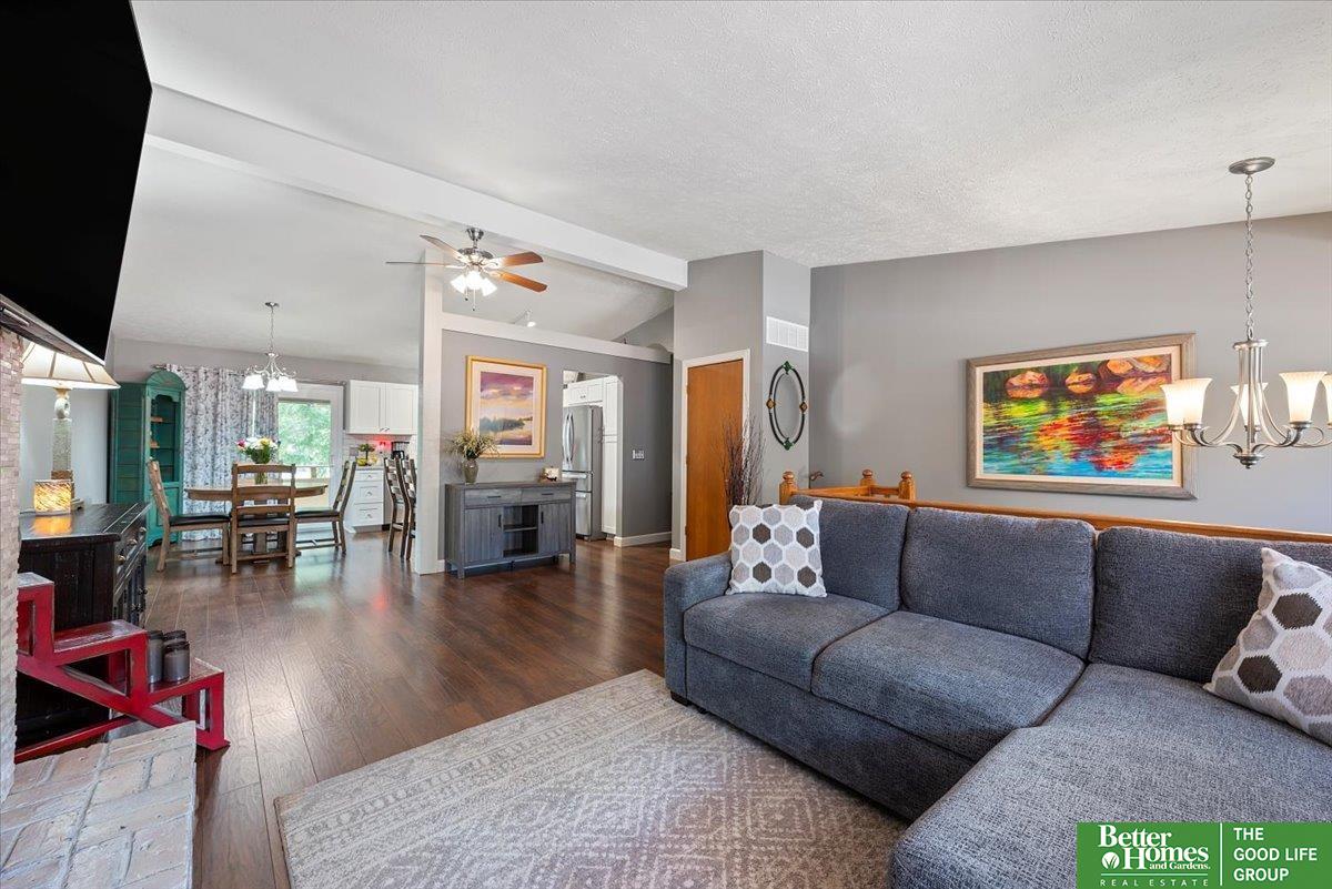 3080 S 160 Plaza