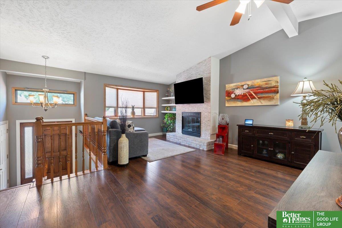 3080 S 160 Plaza