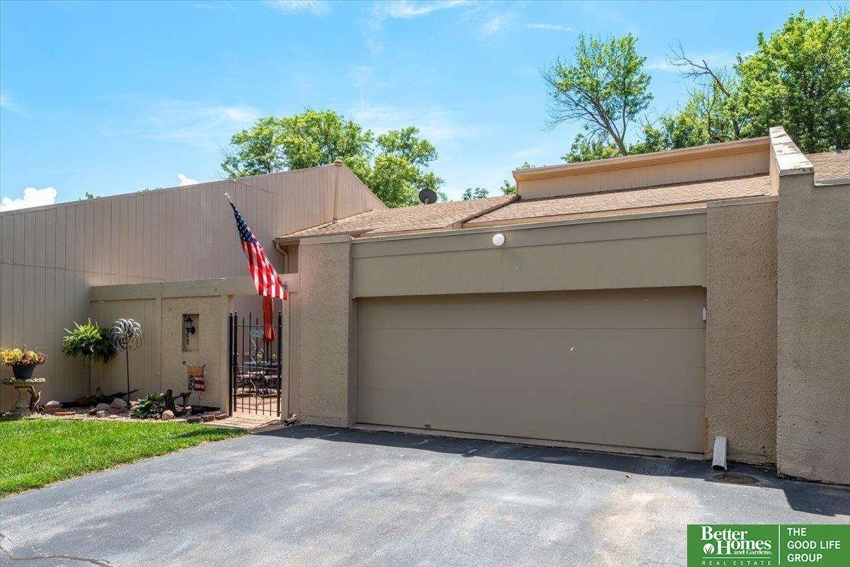3080 S 160 Plaza