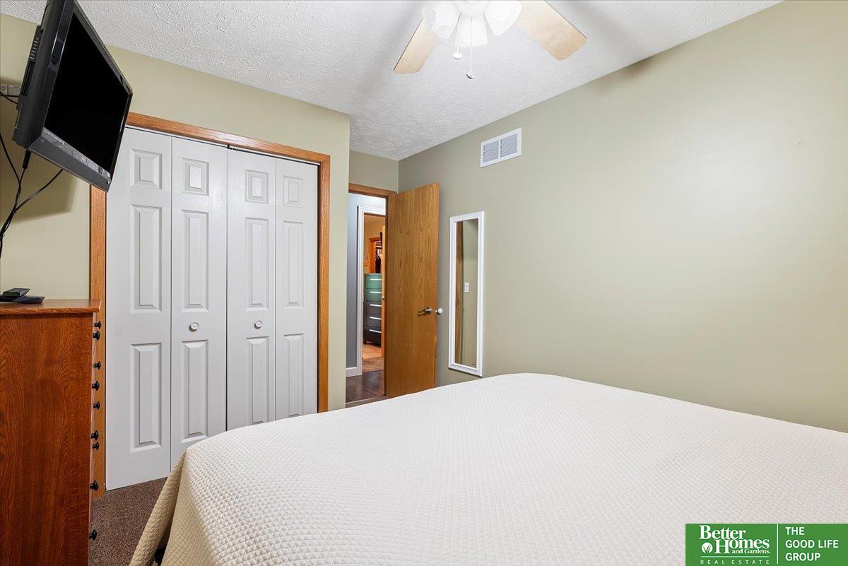 3080 S 160 Plaza
