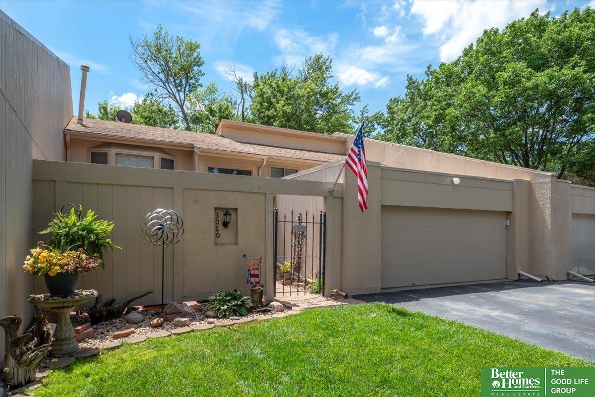 3080 S 160 Plaza