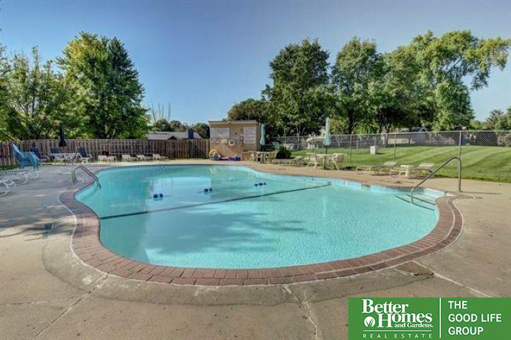 3080 S 160 Plaza