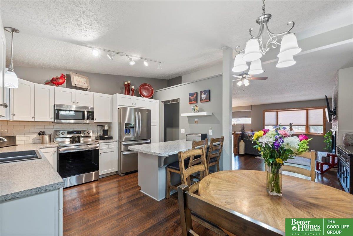 3080 S 160 Plaza