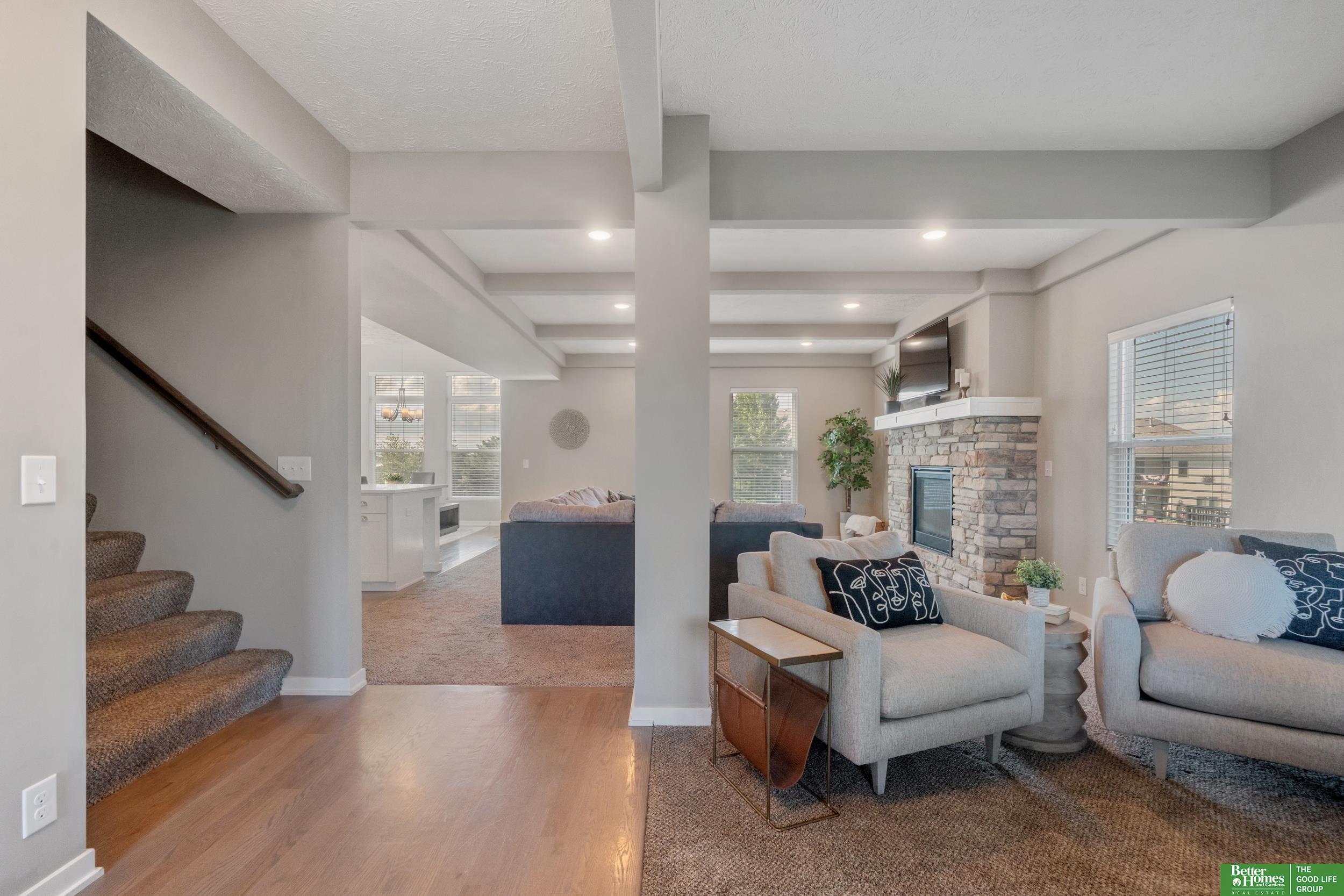 7806 Von Street