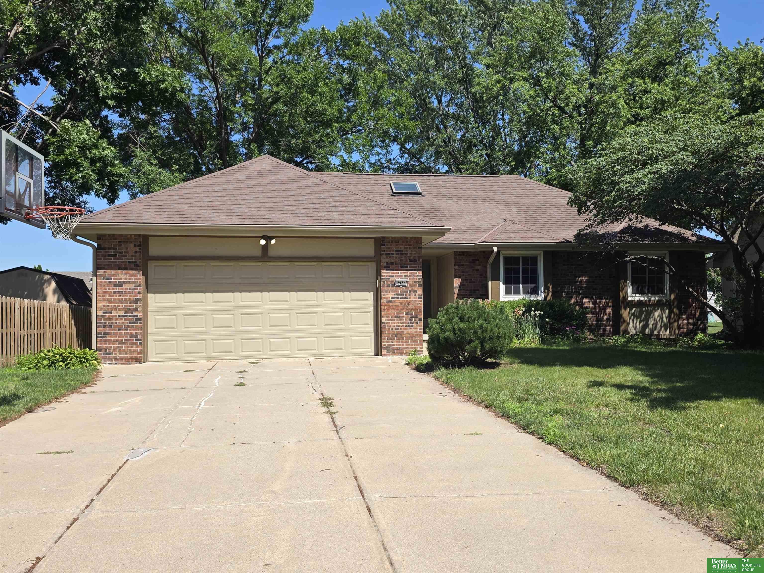 2927 S 158 Circle