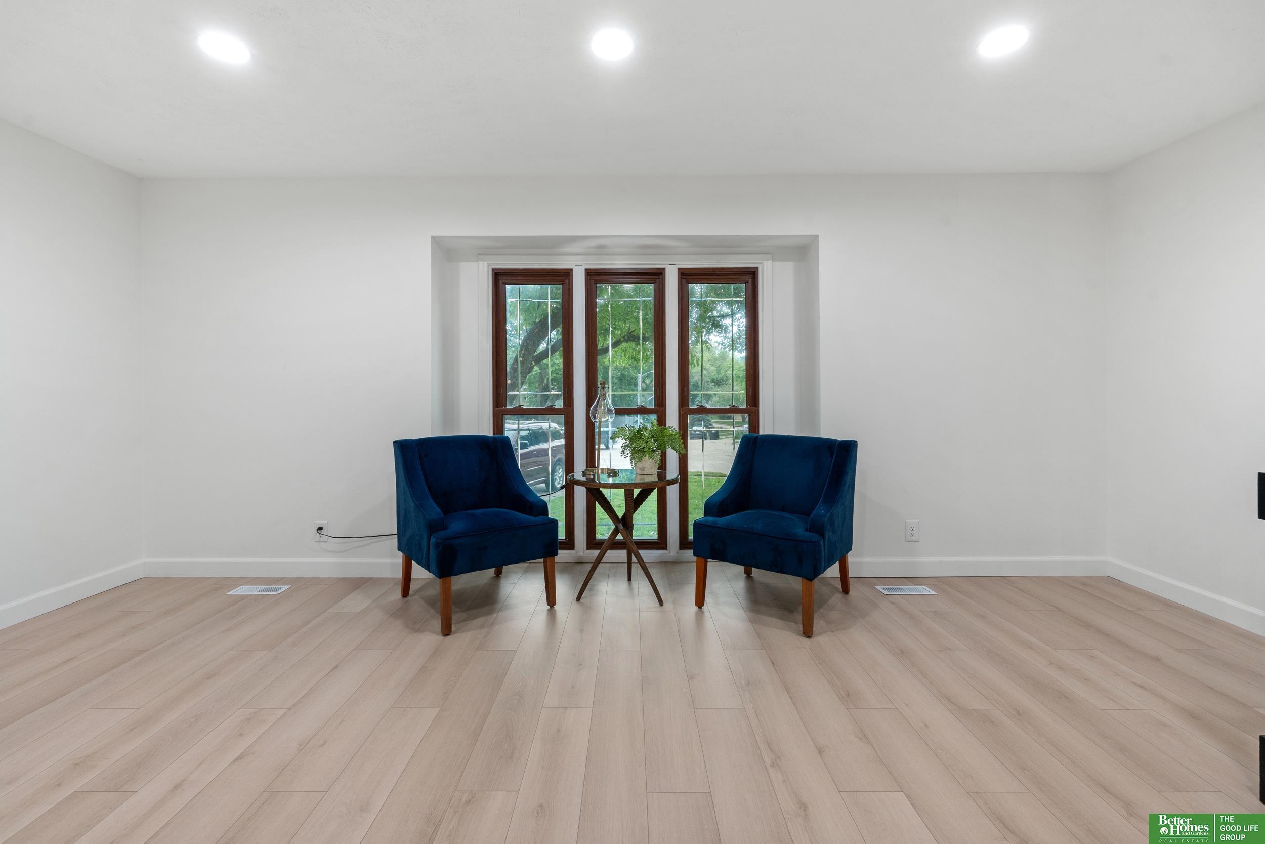 203 S 150th Circle