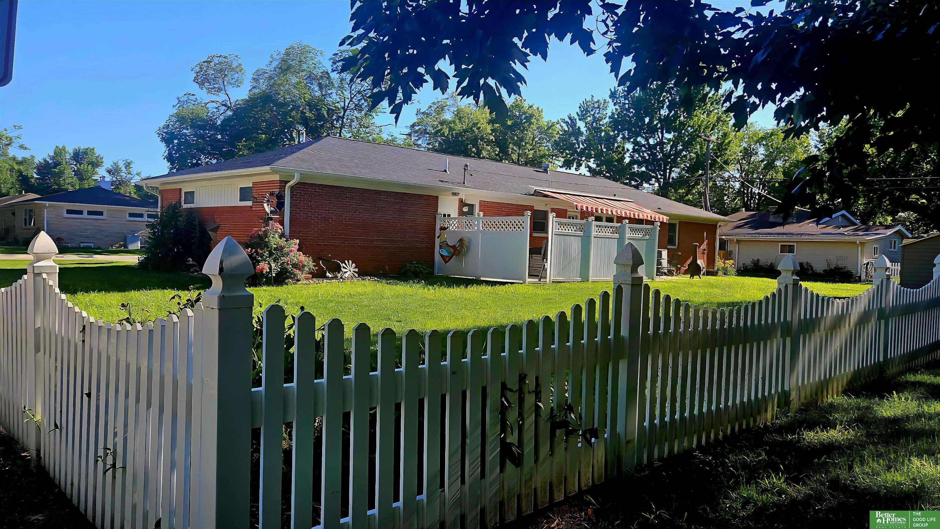 8 Arbor Court