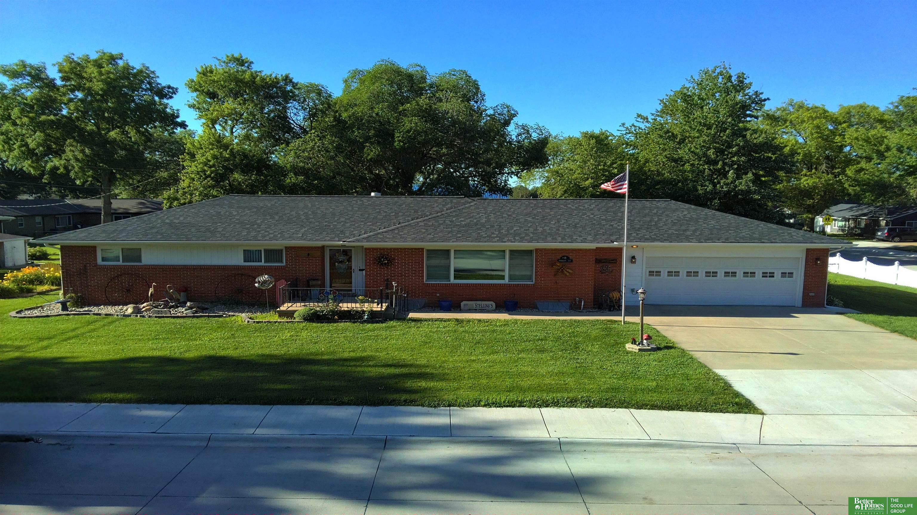 8 Arbor Court